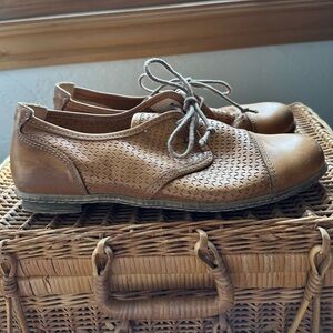 Women’s Jiminy Taos Tan Leather Lace-Up Shoes Preppy Loafers